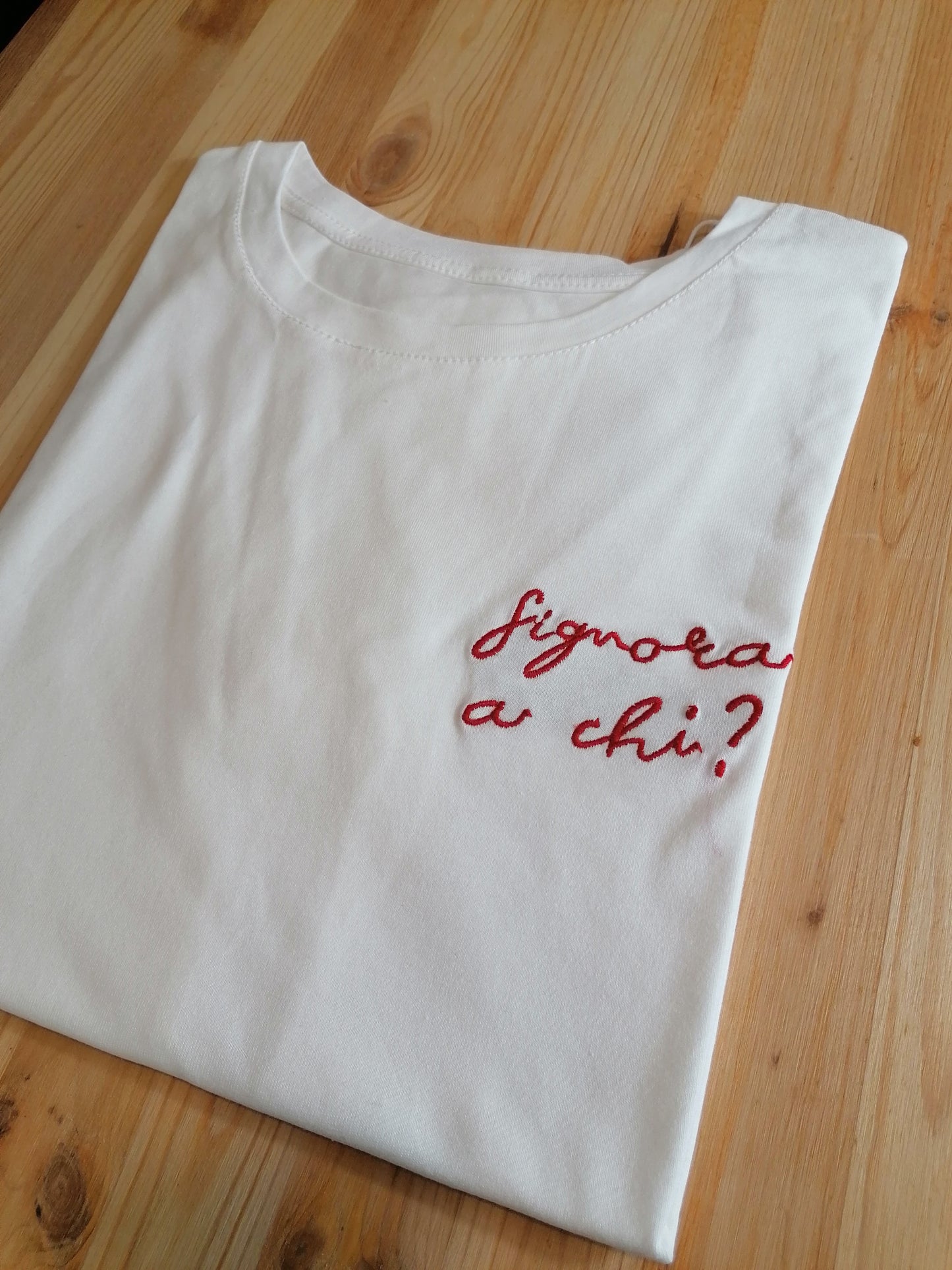 T-shirt "Signora a chi"?